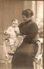 Anna Adriana Bastiaansen met zoon Wim ca 1914